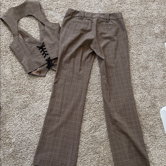 GUESS Brown Plaid Boot-Cut Pants with Matching Corset back Vest - Picture 10 of 10